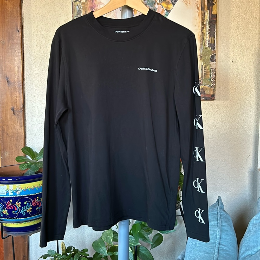 Calvin Klein black tee. Men’s size S